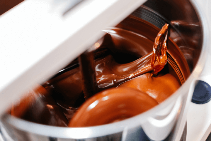 大量生産では作ることの出来ない究極のチョコレートを味わってもらいたい。